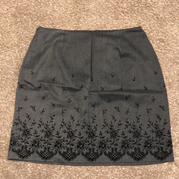 Express Vintage Skirt with Velveteen Detail - Picture 2 of 7
